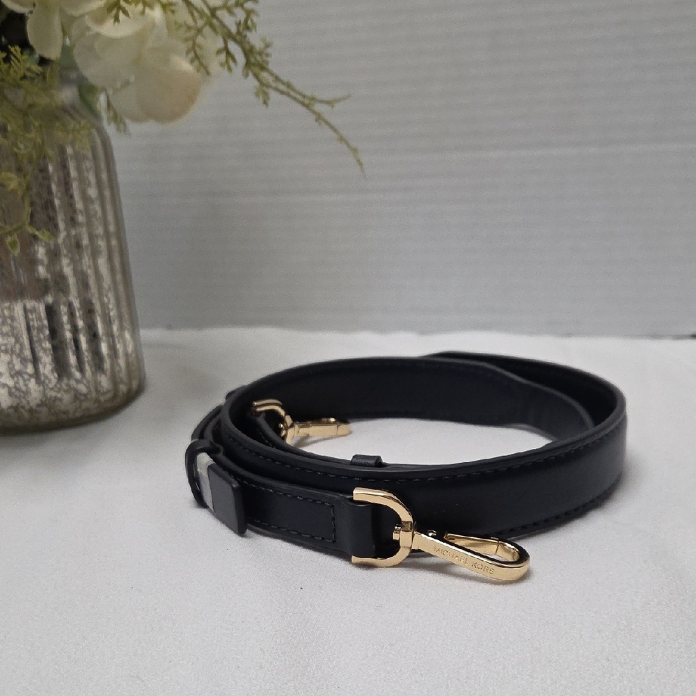 Michael Kors Navy Blue Elegant  Leather Strap